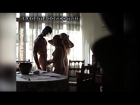 ❤️ Ang mga higala sa sekso nagdapit sa usa ka higante nga lalaki ug usa ka tulo nga kauban niya ❤️ Porn video sa amon