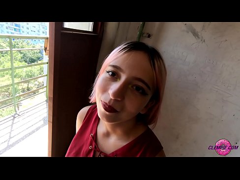❤️ Estudyante Sensual Nagsuso sa usa ka Estranghero sa Outback - Cum Sa Iyang Nawong ❤️ Porn video sa amon